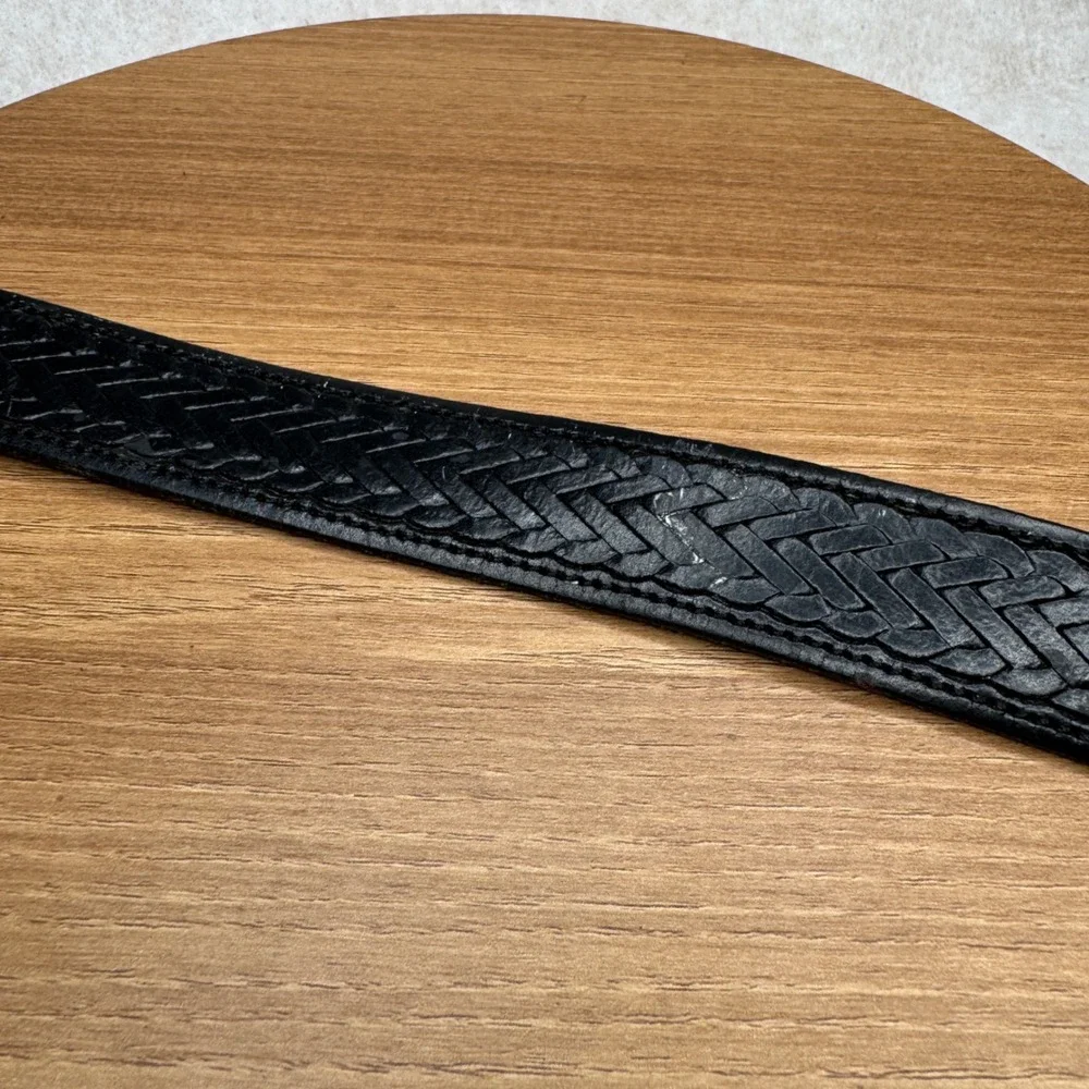 Mens Black Leather Belt Silver Buckle Embossed Woven Design‎ WELL WORN Size 36